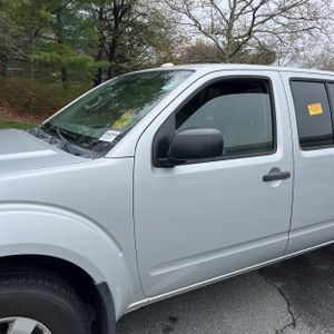 NISSAN FRONTIER SV - 2