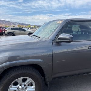 صورة 2 لـ 2015 Toyota 4RUNNER SR5