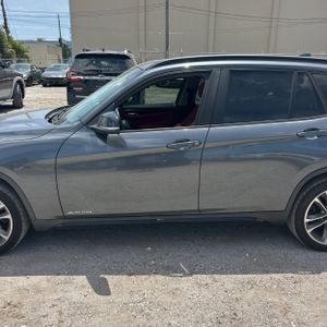 BMW X1 XDRIVE28I - 4