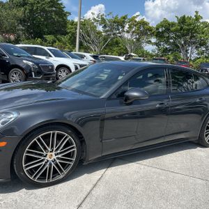 صورة 2 لـ 2020 Porsche PANAMERA 4