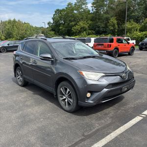 صورة 12 لـ 2017 Toyota RAV4 XLE