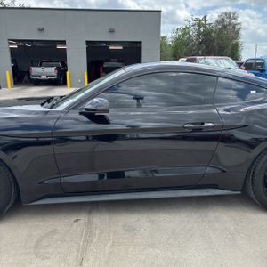 FORD MUSTANG ECOBOOST - 4