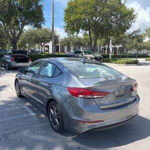2018 Hyundai ELANTRA SEL — фото 5