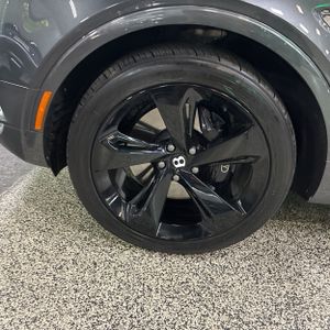 2017 Bentley BENTAYGA BASE — фото 17