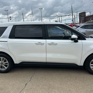 صورة مصغرة 11 لـ 2023 KIA CARNIVAL LX
