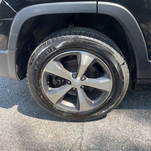 2020 JEEP CHEROKEE LIMITED — миниатюра 19