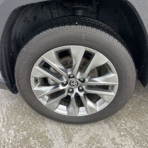 2024 Toyota RAV4 XLE PREMIUM 缩略图 17