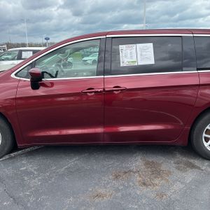 CHRYSLER VOYAGER LX - 4