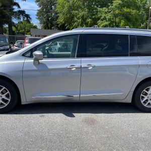 CHRYSLER PACIFICA TOURING L - 4