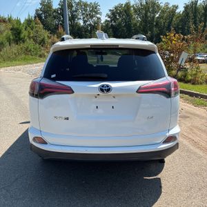 2016 Toyota RAV4 LE — фото 7