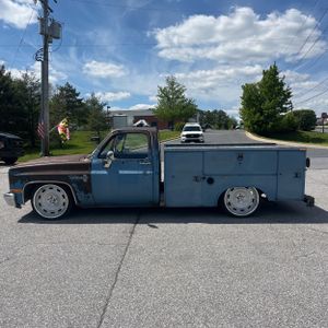 CHEVROLET R/V 10 SERIES R10 - 3