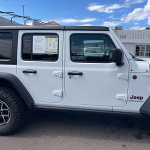 صورة 10 لـ 2025 JEEP WRANGLER RUBICON