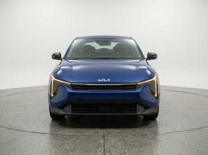 2025 KIA K4 LXS 照片 2