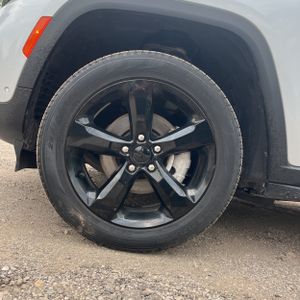 2024 JEEP GRAND CHEROKEE LIMITED — миниатюра 17
