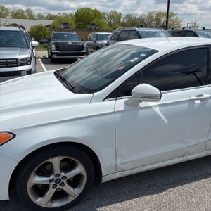 FORD FUSION SE - 2