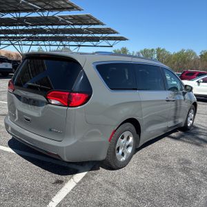 CHRYSLER PACIFICA HYBRID TOURING L - 8