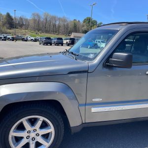 JEEP LIBERTY SPORT - 2