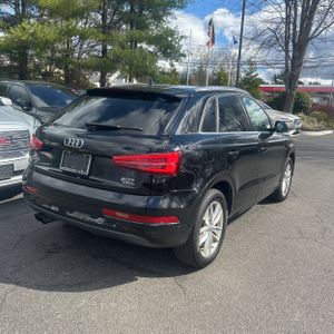 Audi Q3 2.0T Premium Plus - 8