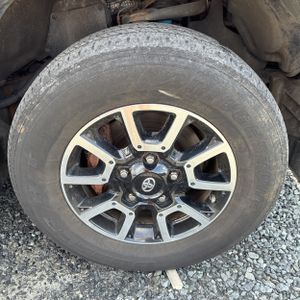 2016 Toyota TUNDRA LIMITED — миниатюра 18