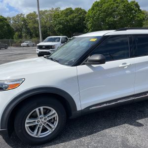 FORD EXPLORER XLT - 2