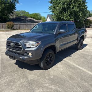Toyota Tacoma SR5 V6 - 1