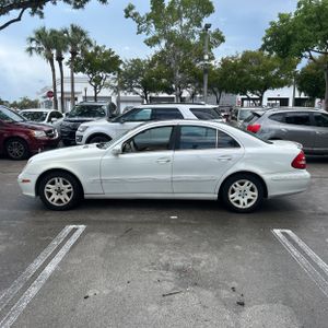 2004 Mercedes-BENZ E-CLASS 照片 3
