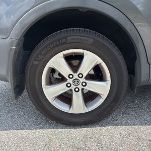 صورة 19 لـ 2015 Toyota RAV4 XLE