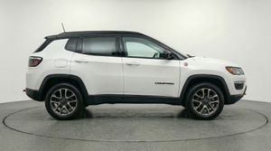 صورة 8 لـ 2025 JEEP COMPASS TRAILHAWK