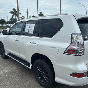 صورة 6 لـ 2023 Lexus GX 460 BASE