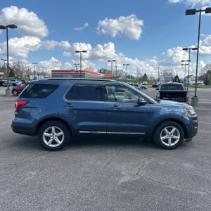 FORD EXPLORER XLT - 10