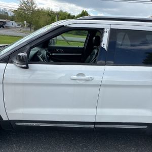 FORD EXPLORER XLT - 3