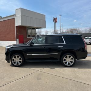 CADILLAC ESCALADE LUXURY - 3