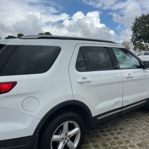 FORD EXPLORER XLT - 9