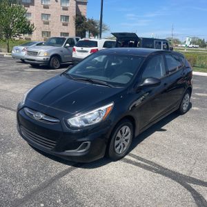 HYUNDAI ACCENT SE - 1