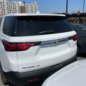 CHEVROLET TRAVERSE LS - 7