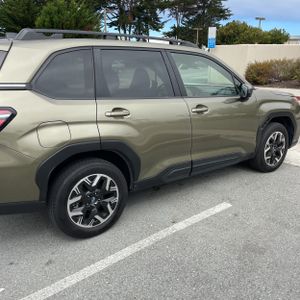 2025 Subaru FORESTER PREMIUM — фото 10