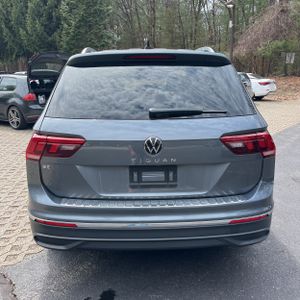 VOLKSWAGEN TIGUAN SE - 4