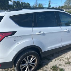 FORD ESCAPE SE - 9