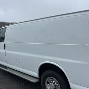 CHEVROLET EXPRESS 2500 - 6