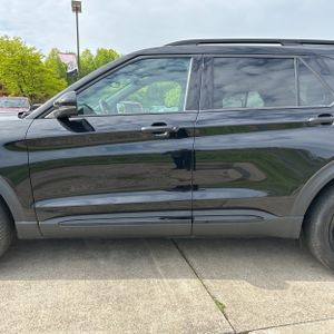 FORD EXPLORER ST - 4