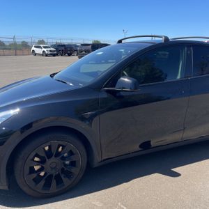 TESLA MODEL Y LONG RANGE - 2
