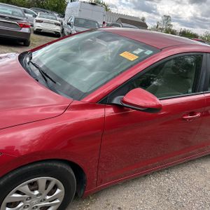 HYUNDAI ELANTRA SE - 2