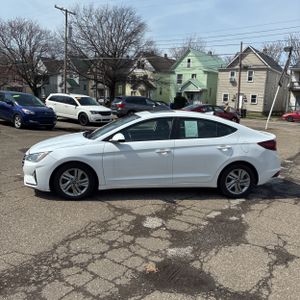 HYUNDAI ELANTRA VALUE EDITION - 3
