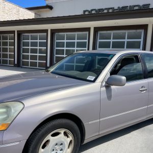 Lexus LS 430 Base - 2