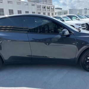 2024 Tesla MODEL Y LONG RANGE 缩略图 11