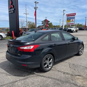 FORD FOCUS SE - 8