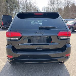 JEEP GRAND CHEROKEE LAREDO X - 4