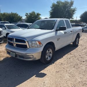 2024 RAM 1500 CLASSIC SLT — фото 1