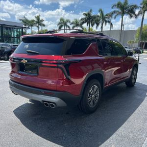 2025 Chevrolet TRAVERSE LT — фото 8