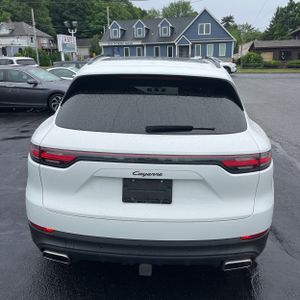 2023 Porsche CAYENNE photo 4